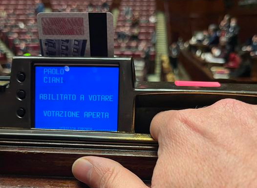 Paolo Ciani vota contro l'invio di armi all'Ucraina